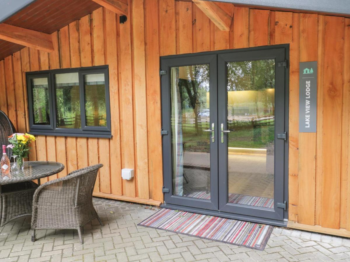 Lake View Lodge Скарбъро Екстериор снимка